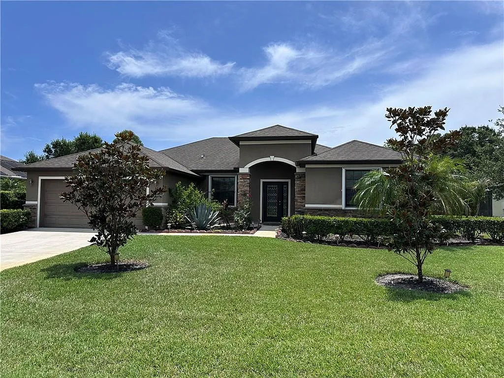 4 bed, 2046 sqft, $2,600 — Photo 1