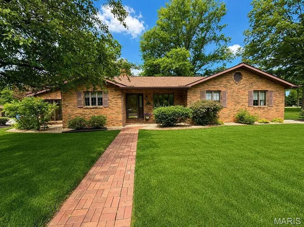 315 Pin Oak St, Trenton, IL 62293