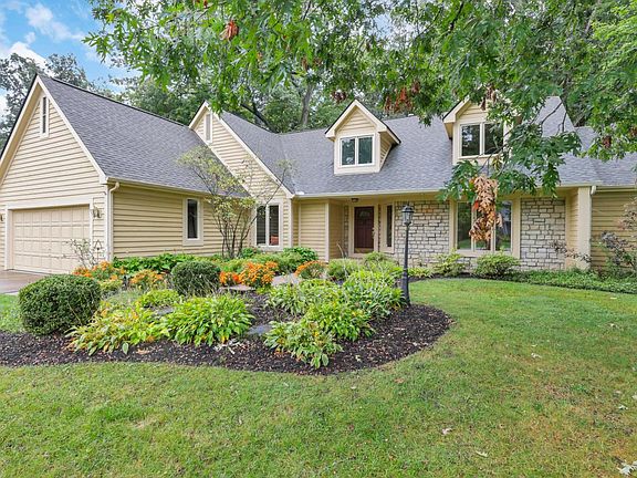 3rd image of 3196 Shoreline Dr