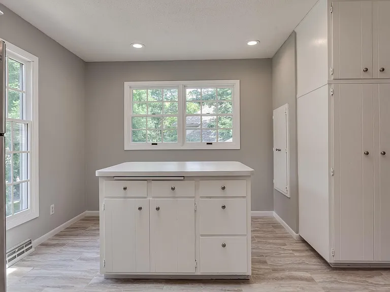 7116 Gleason Rd — Photo 8