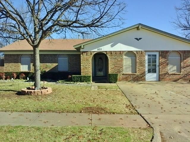 1st image of 621 Rockledge Dr