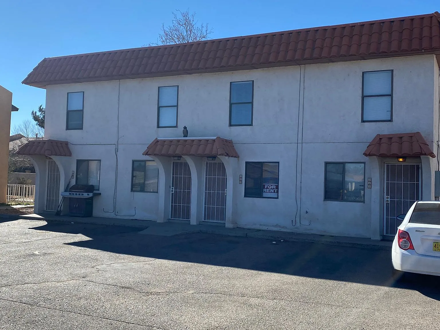 2 bed, 900 sqft, $1,200 — Photo 1