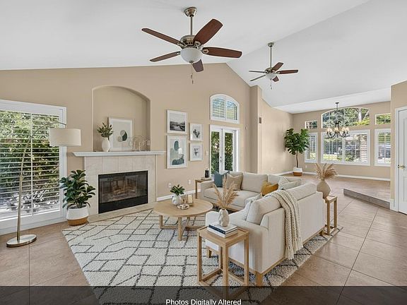 3rd image of 1327 E La France Dr