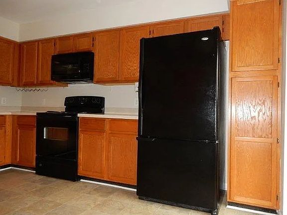 4th image of 7073 Bradshaw Ct W