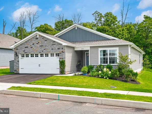 108 Petal Dr, Pottstown, PA 19464