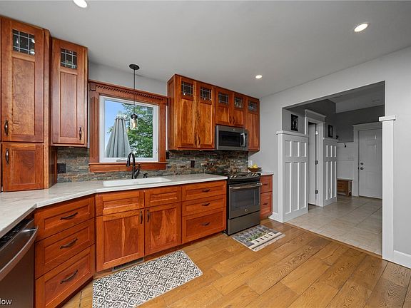 5th image of 5534 Oakhill Ave NE