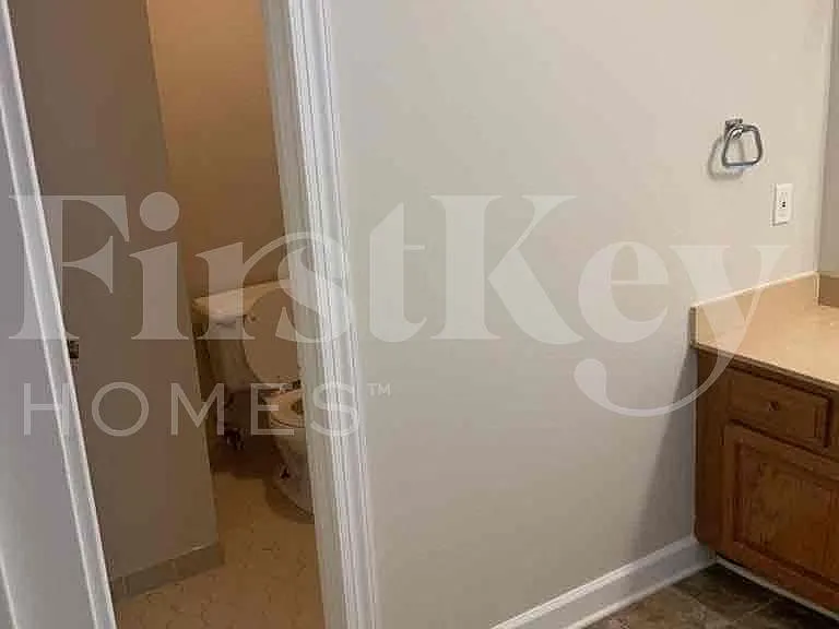 1395 Oakengate Dr — Photo 11