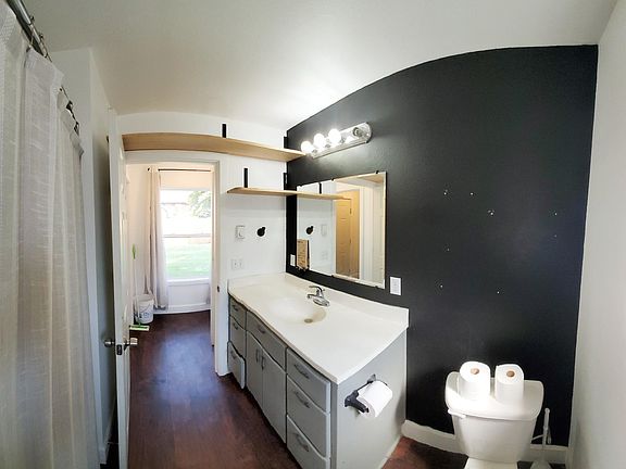 5th image of 207 W Humphrey St #1