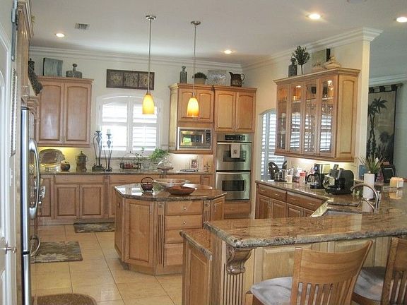 5th image of 1909 Guava Cir