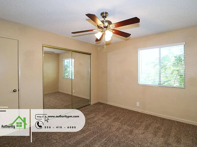 1553 Bramble Pl #4 — Photo 12