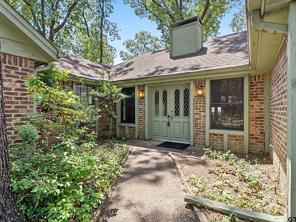 2nd image of 1206 Hampton Ln