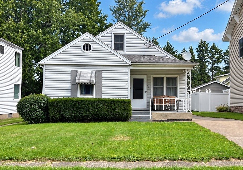 1st image of 413 Halley Ave