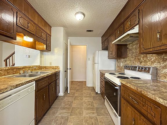 4th image of 1307 Covey Ln APT C