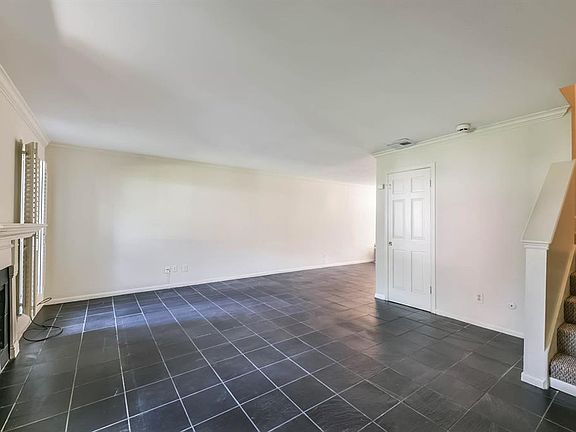 5th image of 1601 S Shepherd Dr APT 39