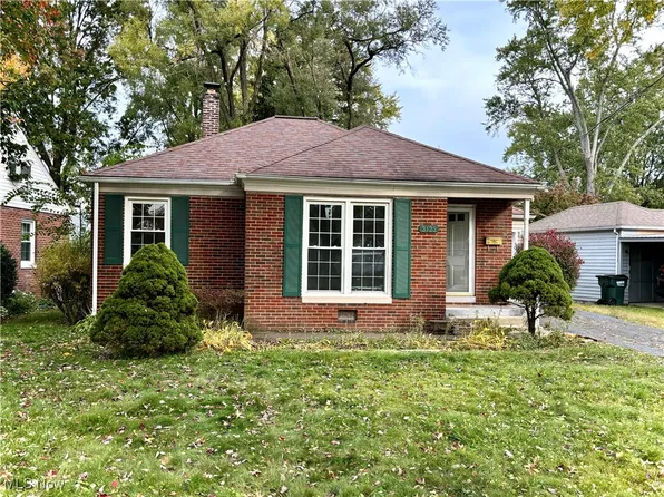 3123 Rowmont Rd SW, Massillon, OH 44646