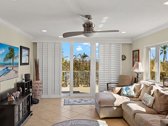2nd image of 200 Periwinkle Way Unit 317