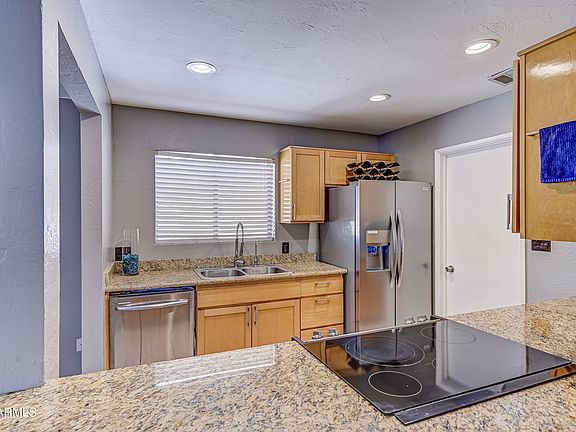 4th image of 3917 E CORRINE Drive