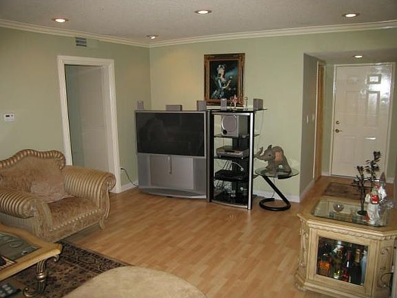 5th image of 6227 Morse Ave