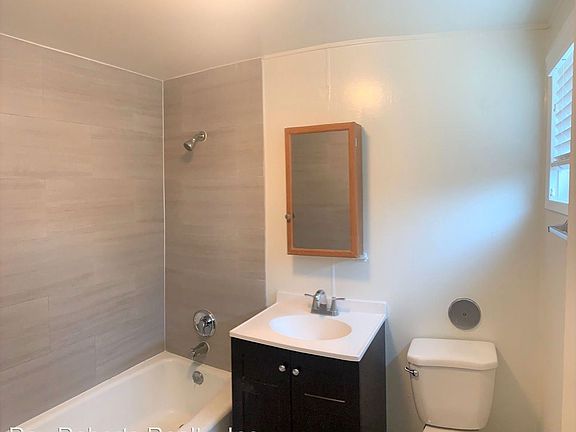 5th image of 360 N Tustin St Unit 1