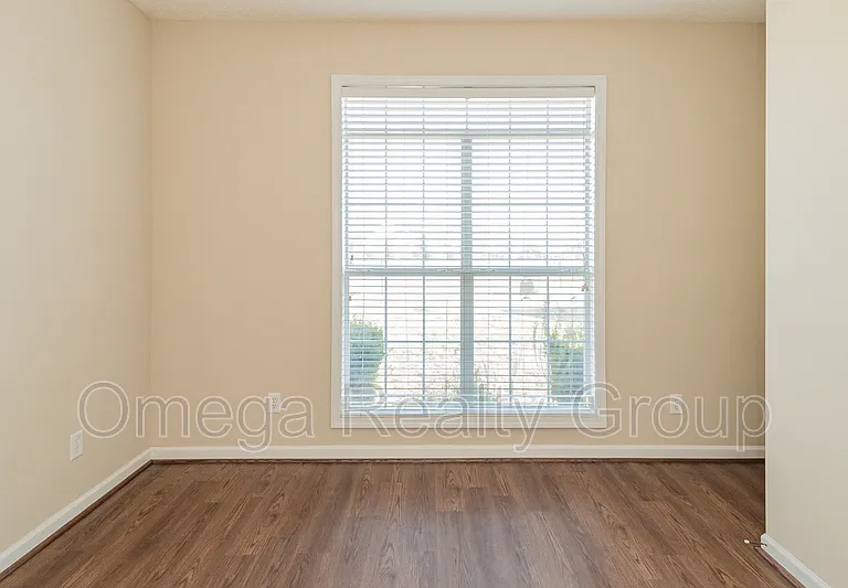 521 McGregor Ct — Photo 30