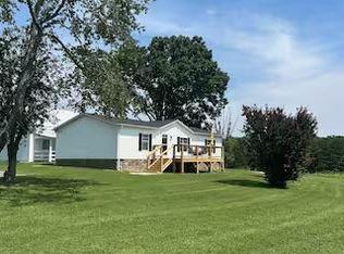 220 Camp Fincastle Ln, Fincastle, VA 24090