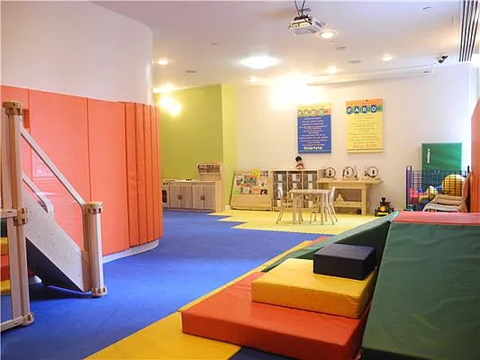 Rented by R New York | media 38