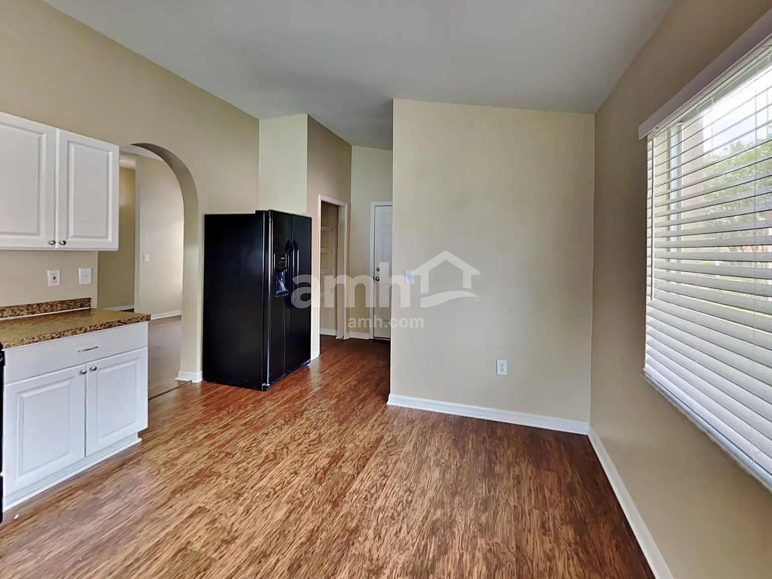 3 bed, 2.0 bath, 1772 sqft, $2,310 — Photo 4