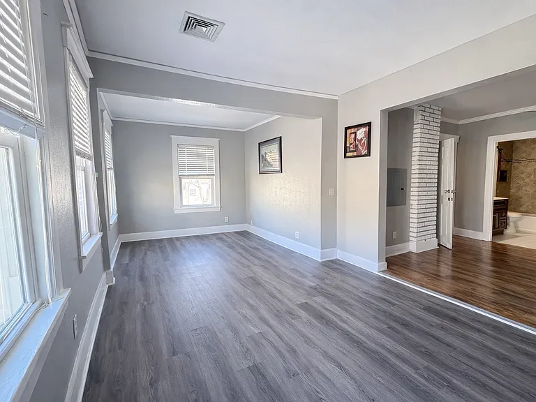 8801 W Adler St — Photo 14