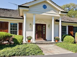 272 Sussex Ln, Lake Forest, IL 60045