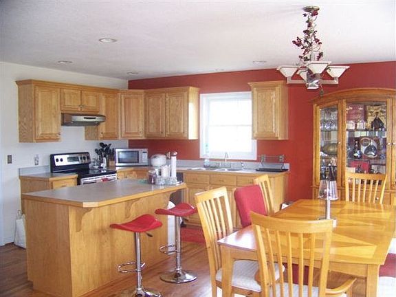 4th image of 128 Country Side Acres Dr