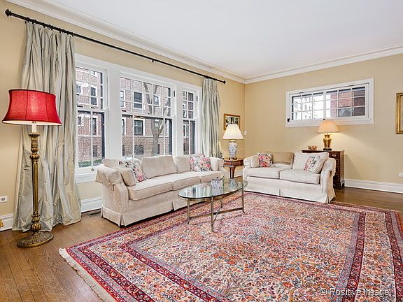 4th image of 329 W Belden Ave #1