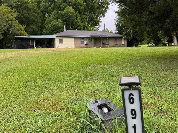 691 Honeysuckle Ln, Saint Joseph, LA 71366