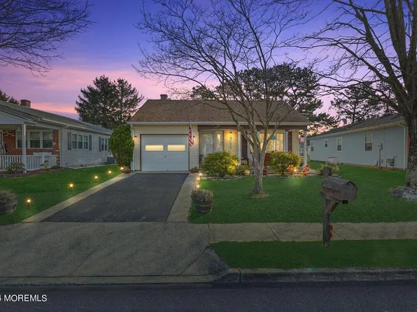 19 Manitoba Court, Toms River, NJ 08757