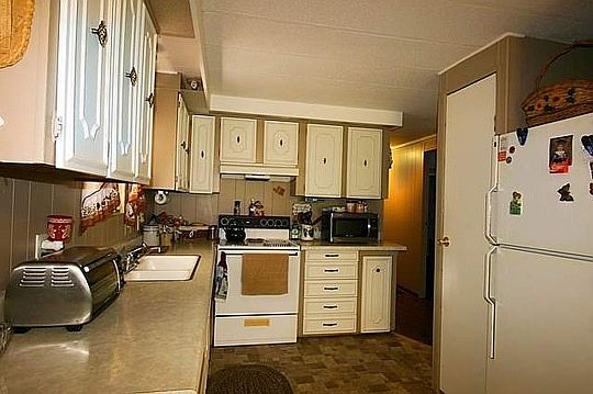 3rd image of 102 Camellia Dr