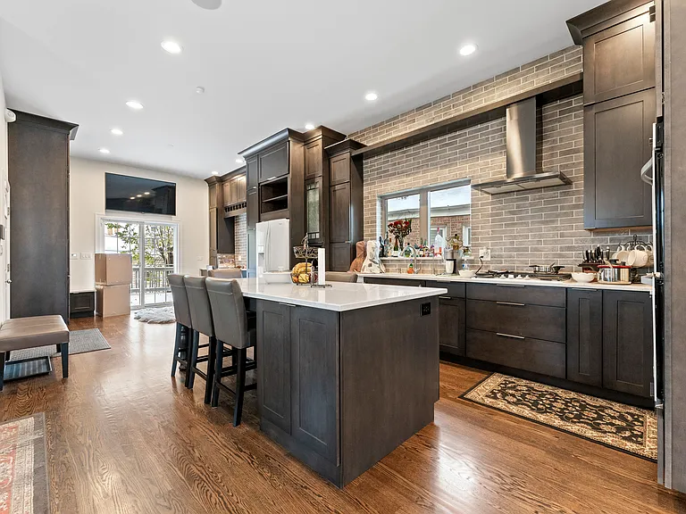 3452 N Newcastle Ave — Photo 3