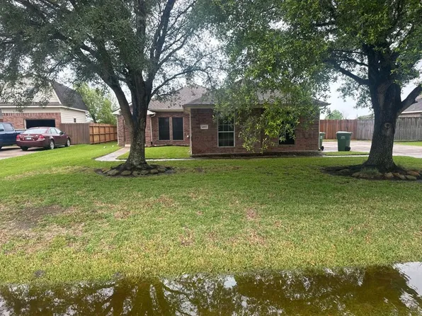 4915 Cotton Creek Dr, Cove, TX 77523