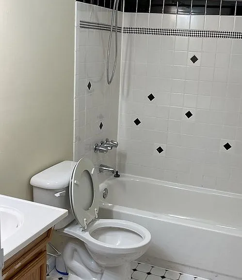 15518 Toddsbury Ln — Photo 34