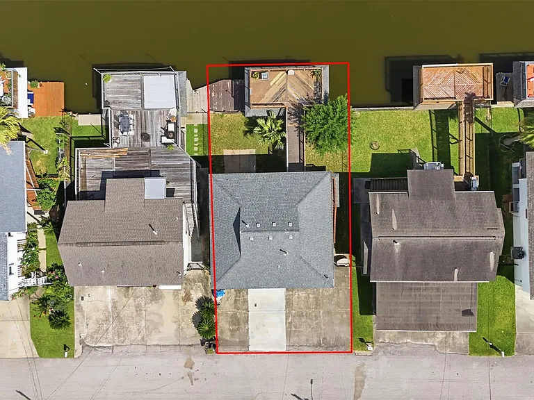 375 Ling St — Photo 23