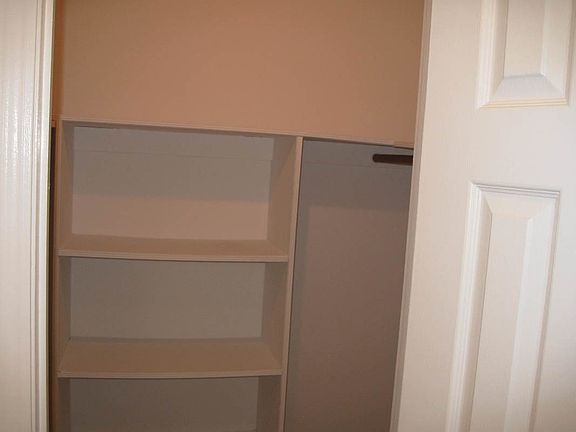 5th image of 3111 30th St APT 1R