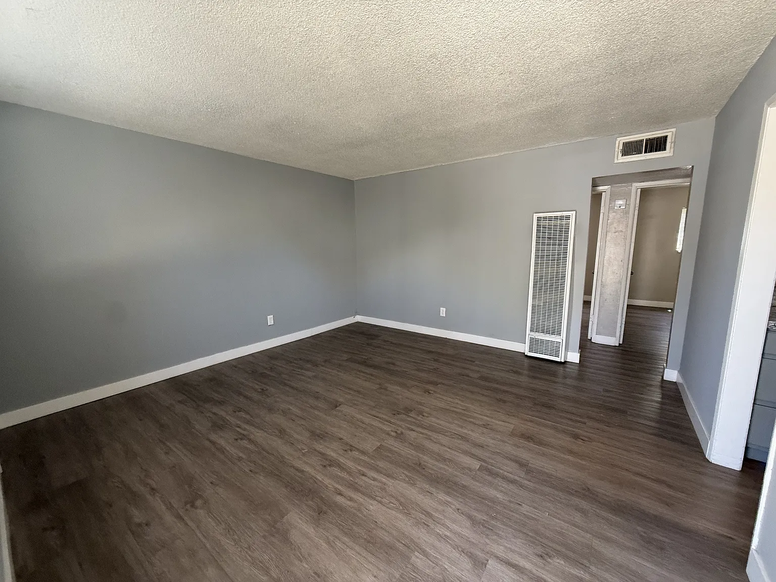 117 Woodrow Avenue - B — Photo 2