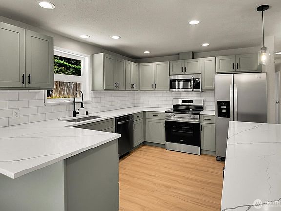 3rd image of 13020 Robinhood Lane