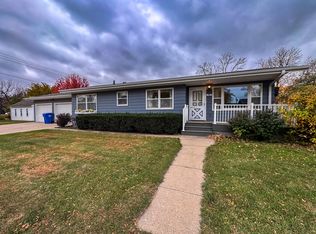 305 1st St SE, De Smet, SD 57231