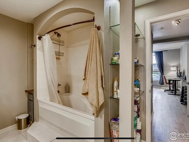 1521 Vine St #106 — Photo 8