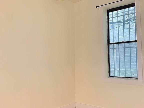 5th image of 1060 Dean St #2