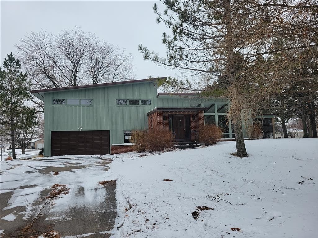 240 W 7th St, Gibbon, MN 55335 Zillow