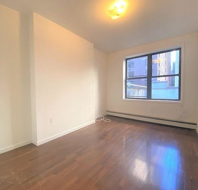1st image of 155 E 33rd St #31