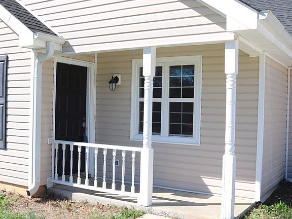 2nd image of 104 Cherren Dale Dr