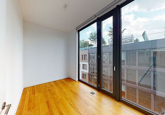 3rd image of 123 Melrose St APT 679