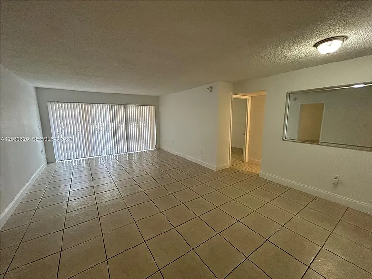 4205 N University Dr #112 — Photo 3