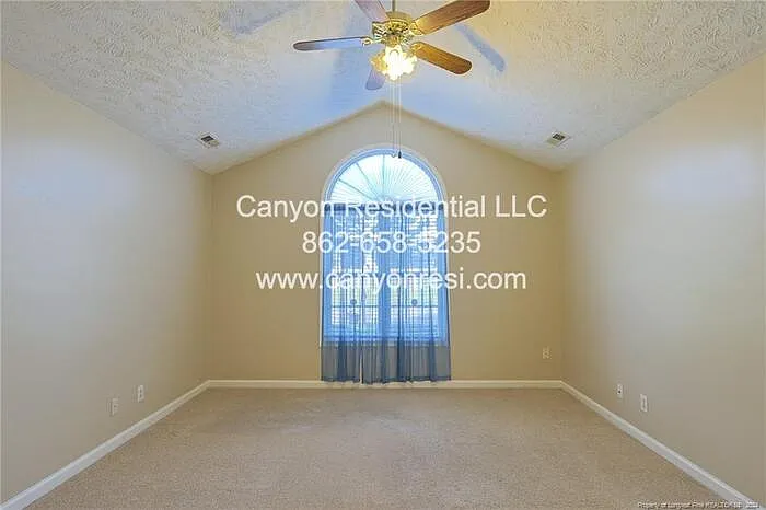 106 Liberty Ct — Photo 10